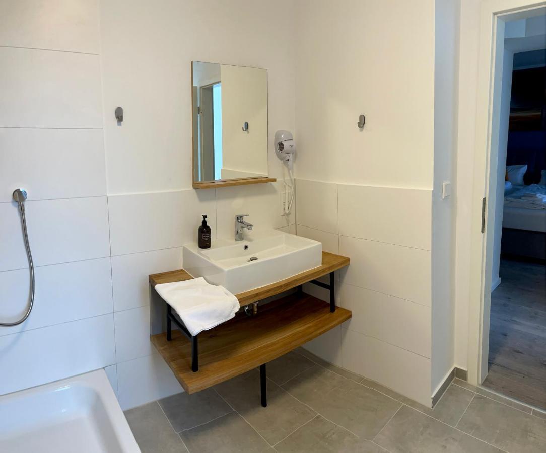 Aparthotel Neumuenster City ภายนอก รูปภาพ